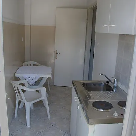 Aparthotel Galini *