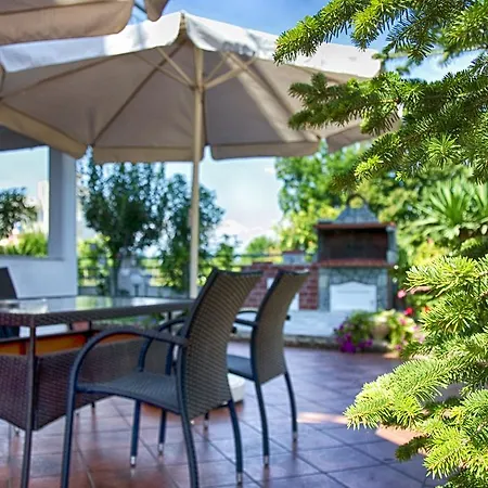 Aparthotel Galini *